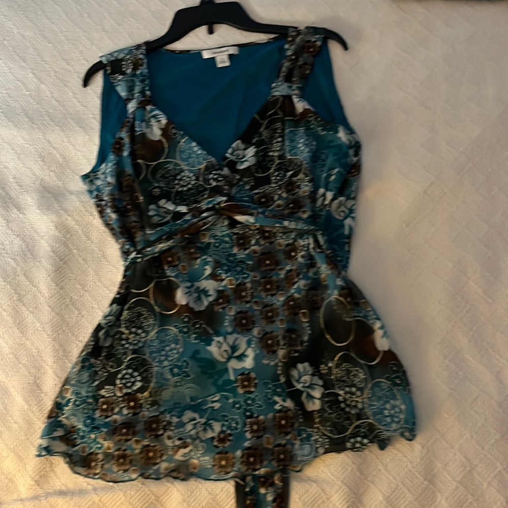 Sleeveless Dressbarn top